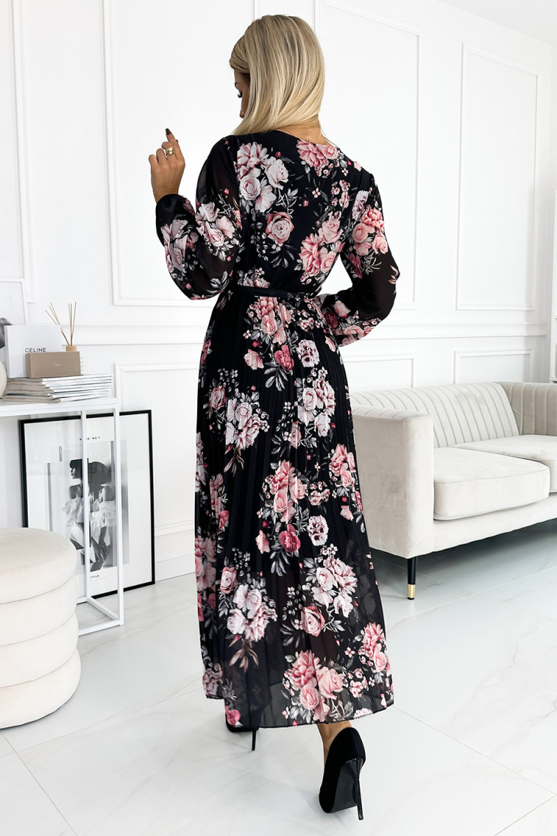 Čierne maxi šaty s výrazným  kvetinovým vzorom a dlhými rukávmi