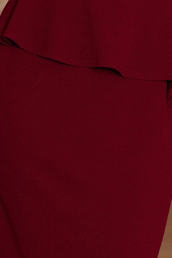 192-6 Elegantní midi šaty s volánky - burgundské barvy