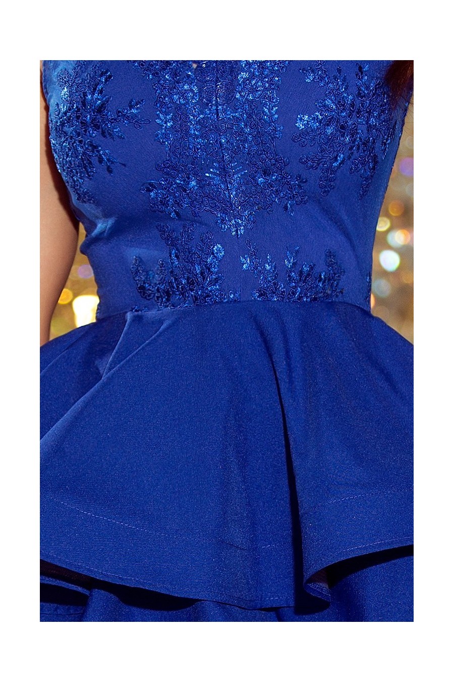 200-7 CHARLOTTE - Exkluzivní šaty s krajkou výstřihem - modrá