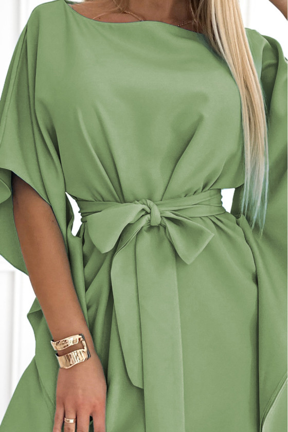 Zelené krátke šaty s motýlími rukávmi