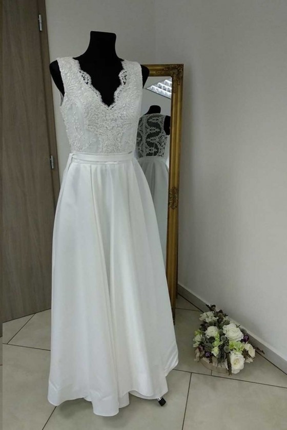 Svadobné šaty s rázporkom 3189