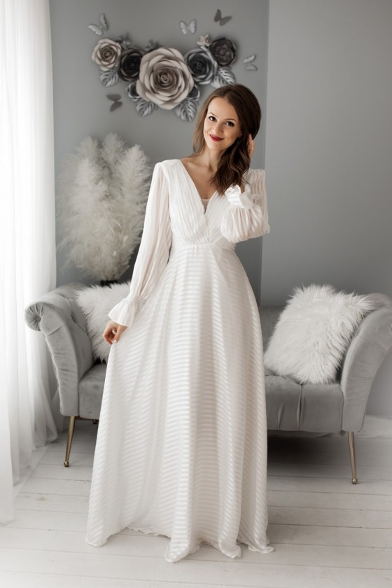 Pôvabné svadobné šaty s rukávom 30124
