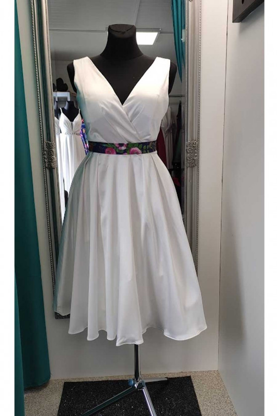 Elegantné krátke svadobné šaty 30133