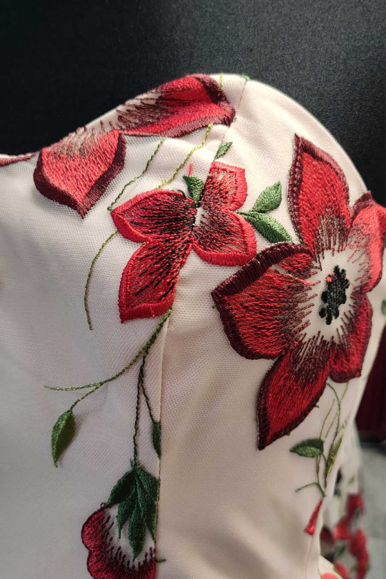 Nádherné šaty s kvetovým vzorom 3198