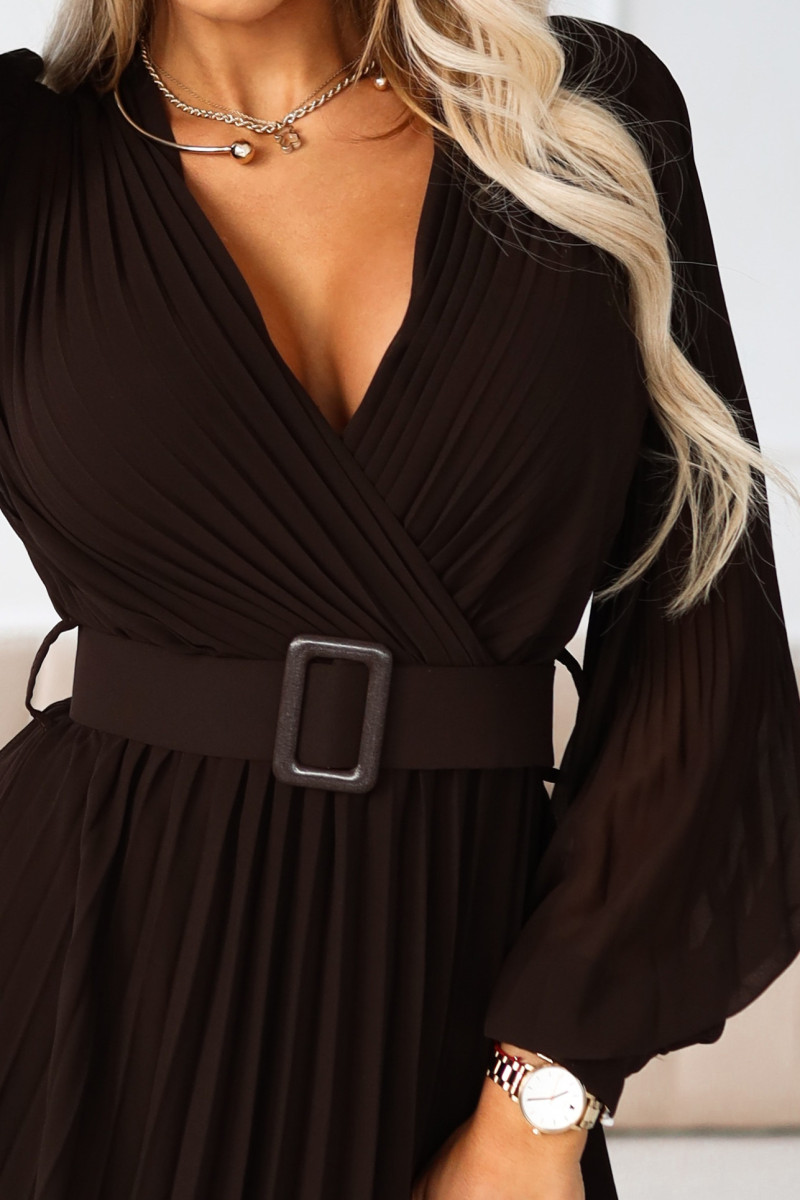 Čokoládové plisované midi šaty s dlhým rukávom a opaskom