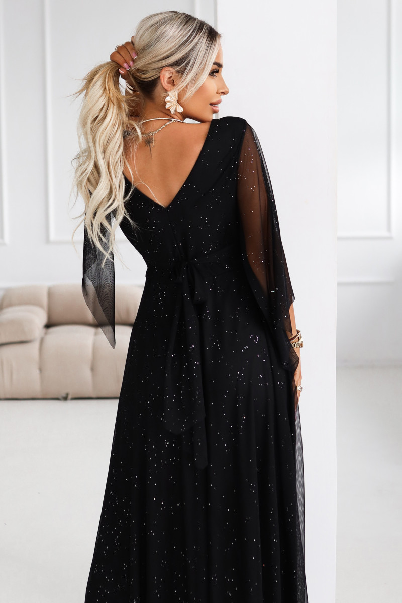 Čierne tylové spoločenské šaty s trblietkami