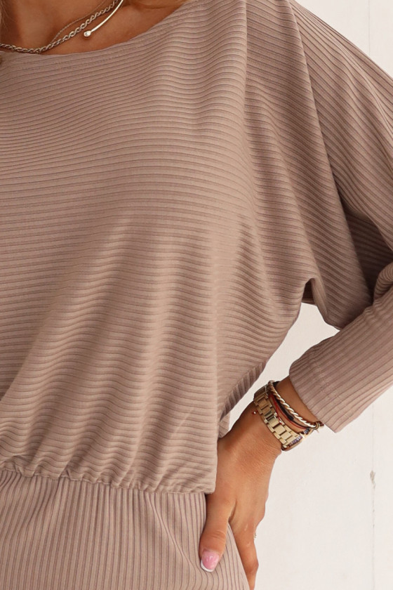 Béžové priliehavé šaty