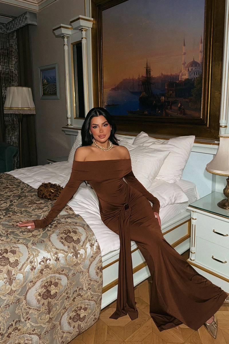 Hnedé spoločenské šaty Mocha