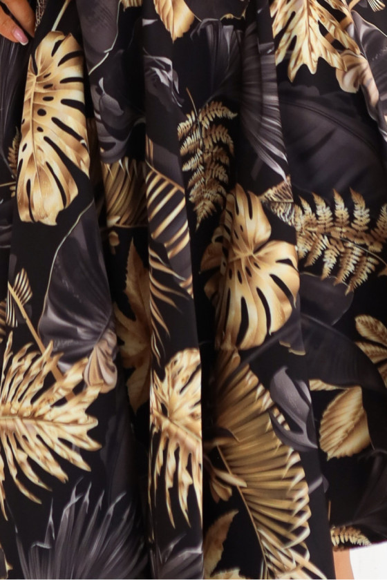 Čierne koktejlové šaty s listami a áčkovou sukňou