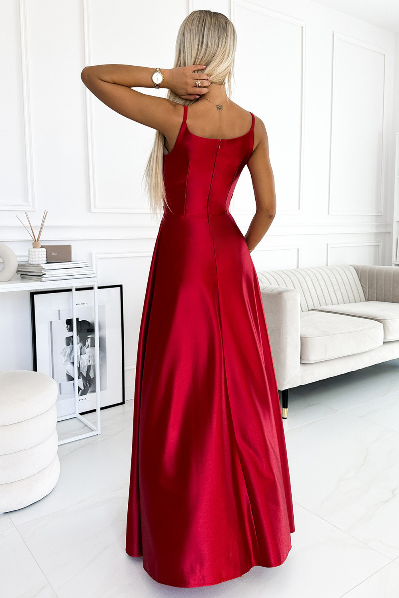 Červené saténové večerné šaty s rozparkom