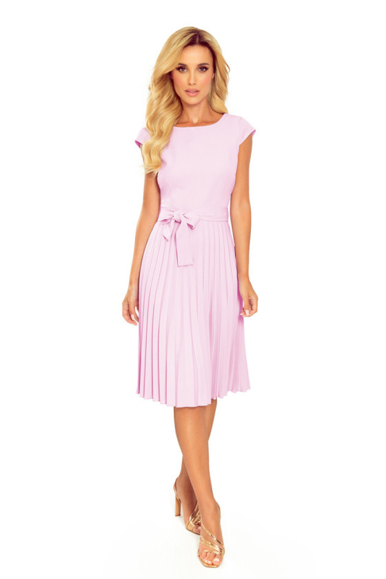 Svetlo fialové midi šaty s plisovanou sukňou